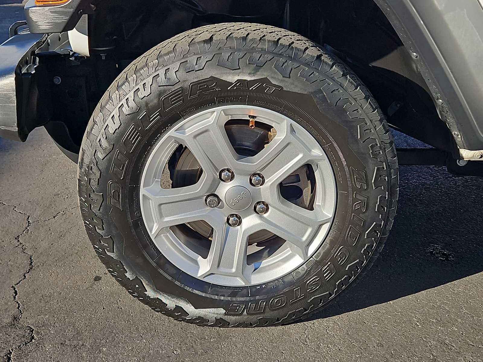 Thumbnail: 2020 Jeep Gladiator - 13