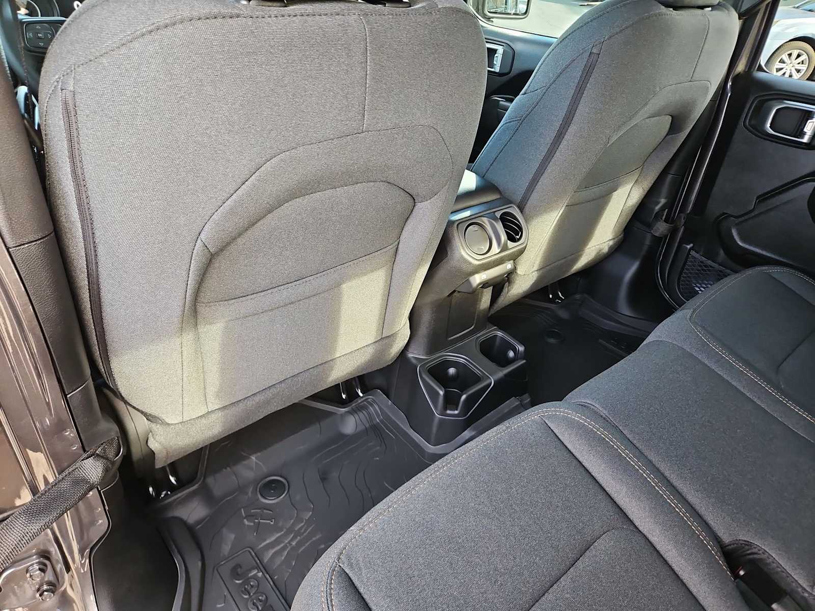 Thumbnail: 2026 Jeep Gladiator - 17