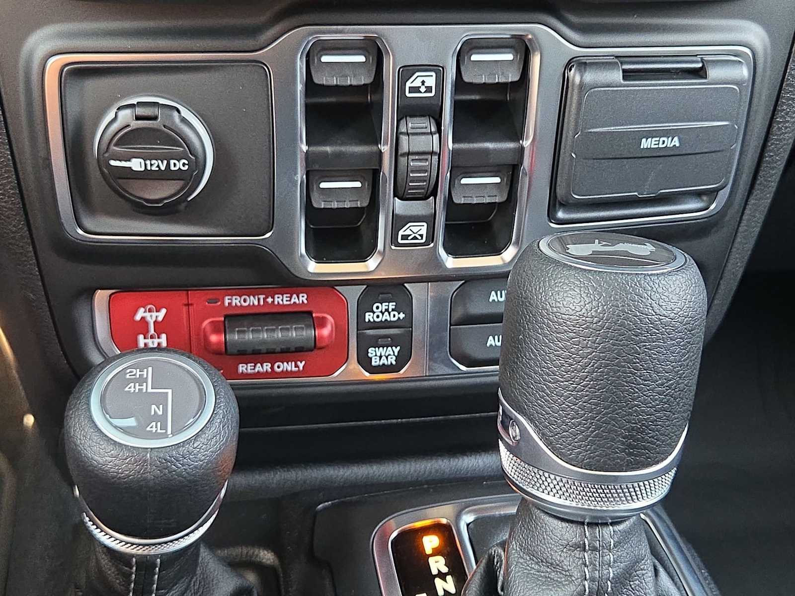 Thumbnail: 2025 Jeep Wrangler - 32