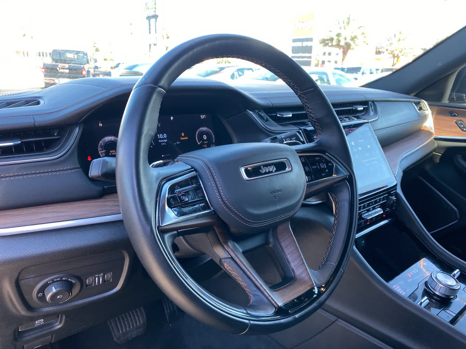 Thumbnail: 2022 Jeep Grand Cherokee - 14