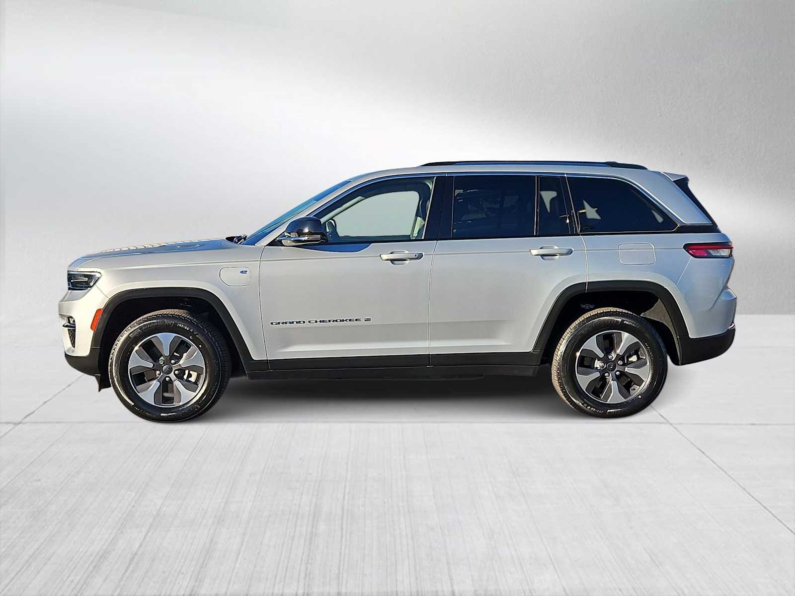 Thumbnail: 2022 Jeep Grand Cherokee - 5