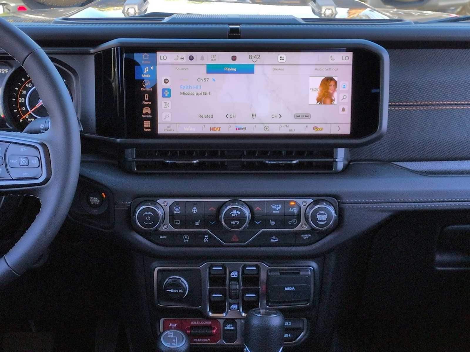 Thumbnail: 2025 Jeep Gladiator - 27