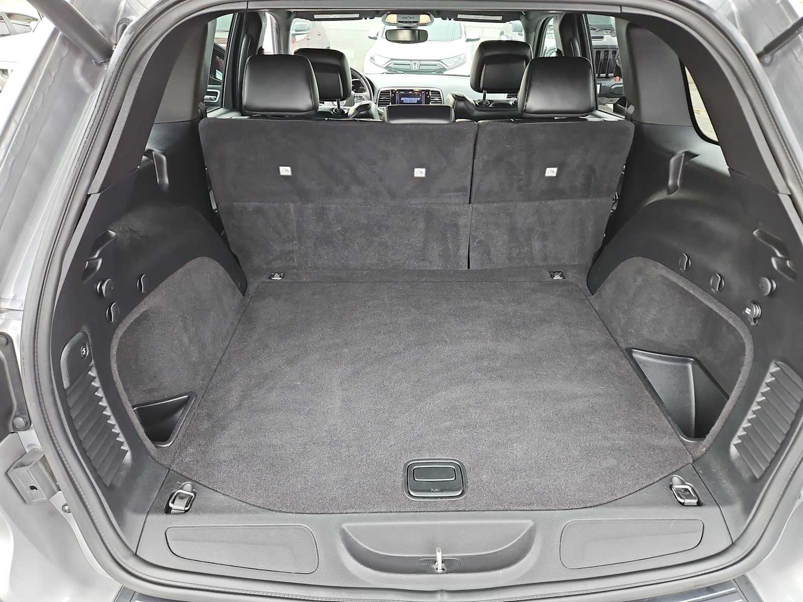 Thumbnail: 2019 Jeep Grand Cherokee - 33