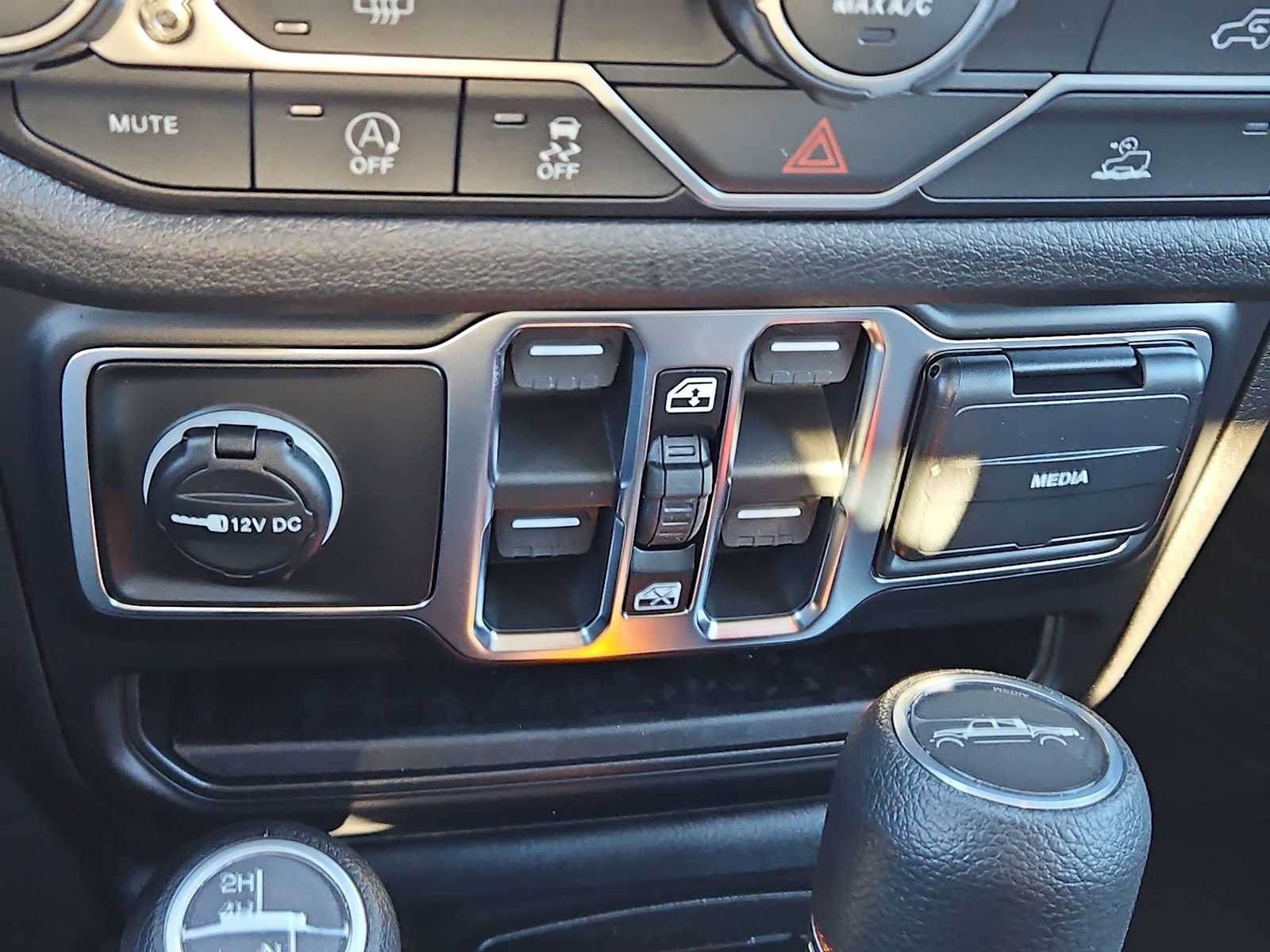 Thumbnail: 2026 Jeep Gladiator - 28