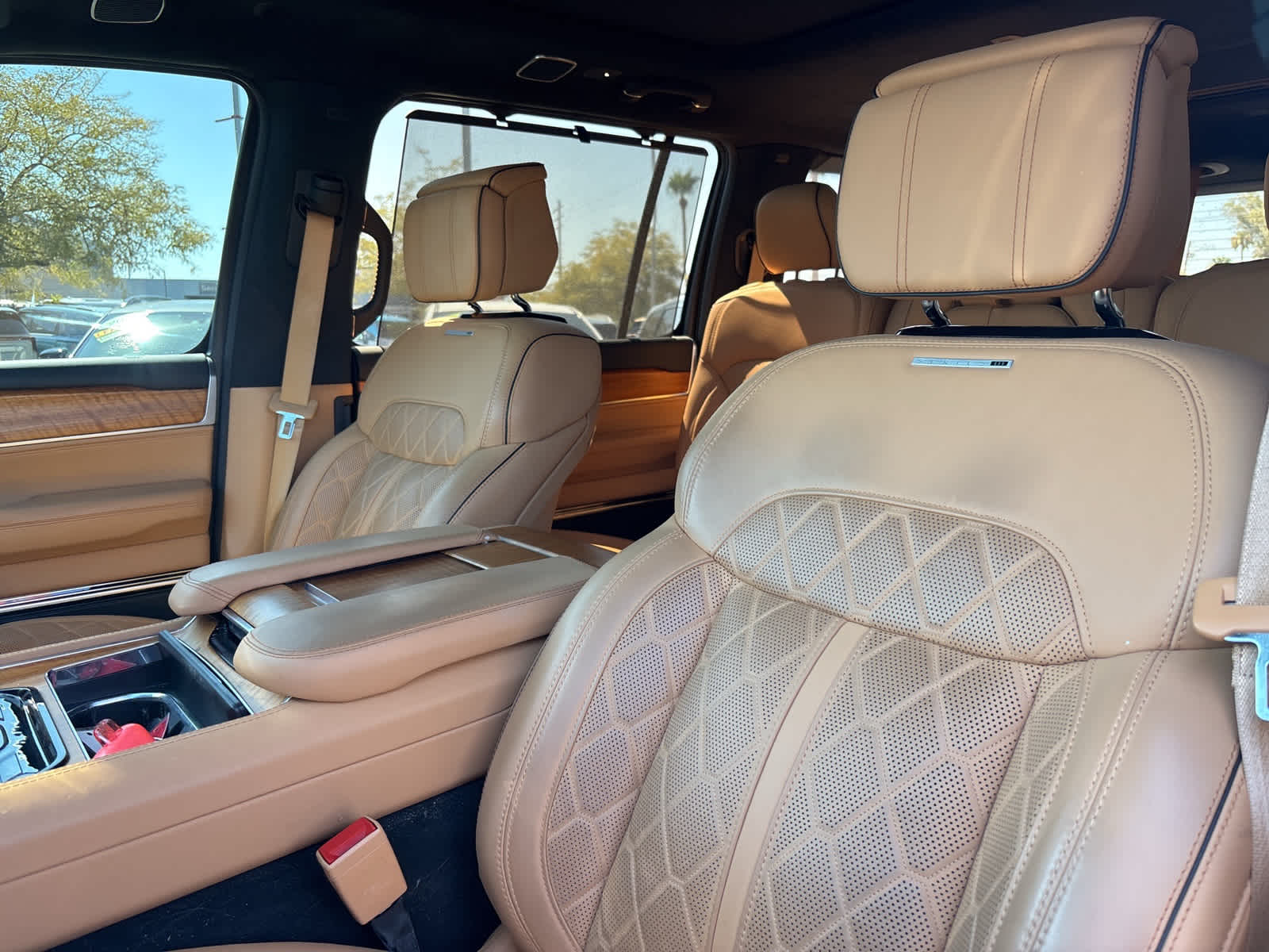 Thumbnail: 2022 Jeep Grand Wagoneer - 10