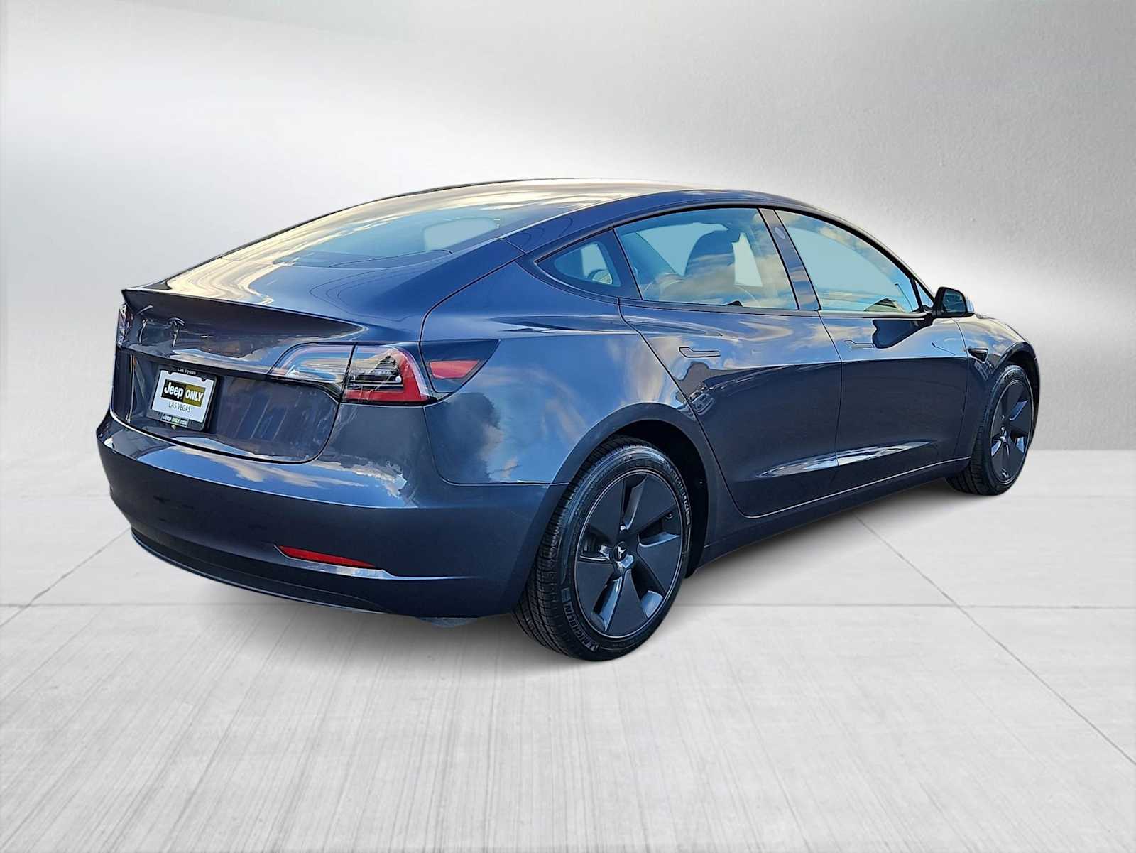 Thumbnail: 2023 Tesla Model 3 - 8