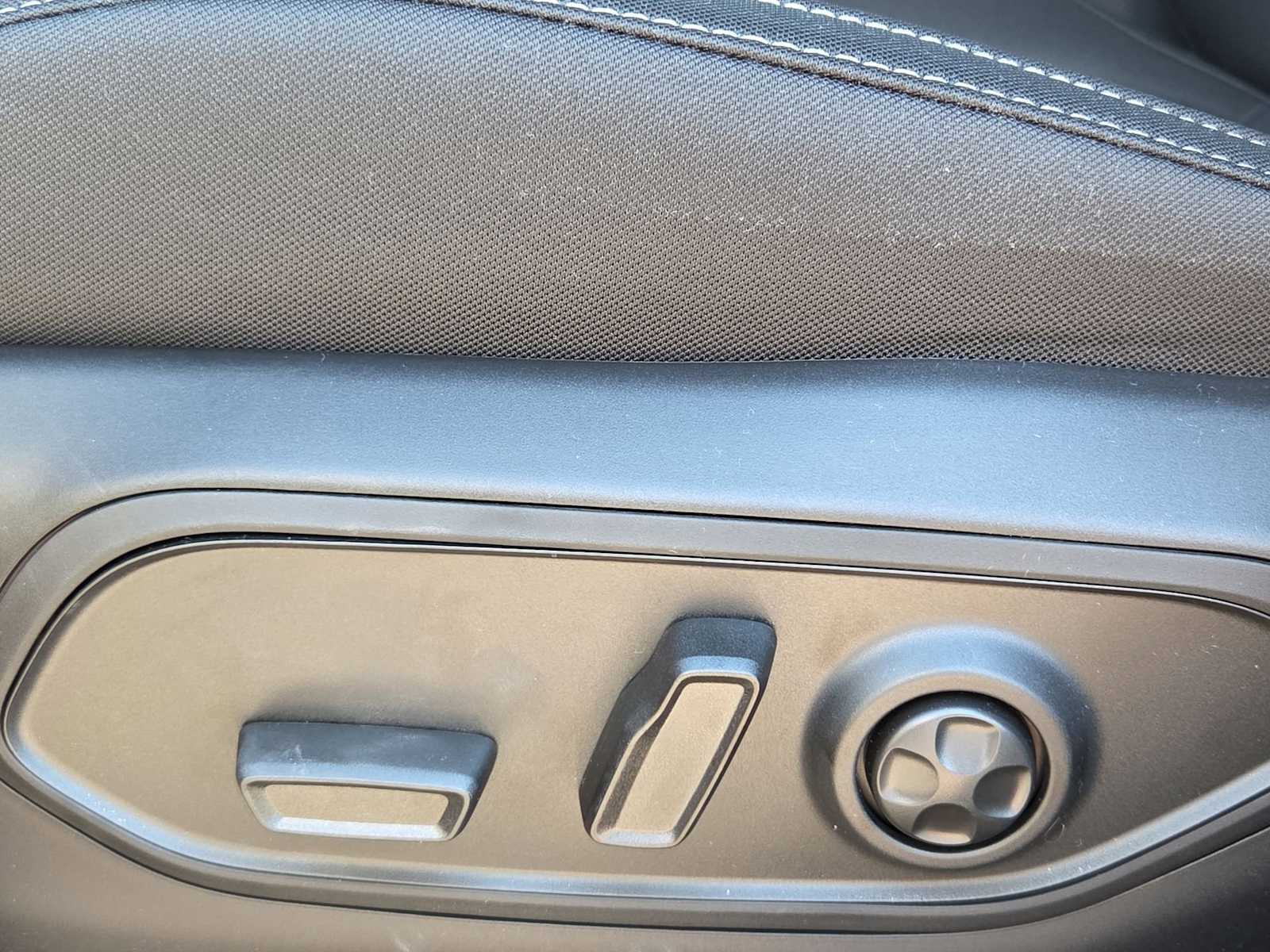 Thumbnail: 2025 Jeep Grand Cherokee - 17