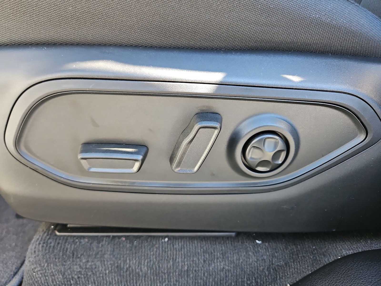 Thumbnail: 2026 Jeep Grand Cherokee - 17