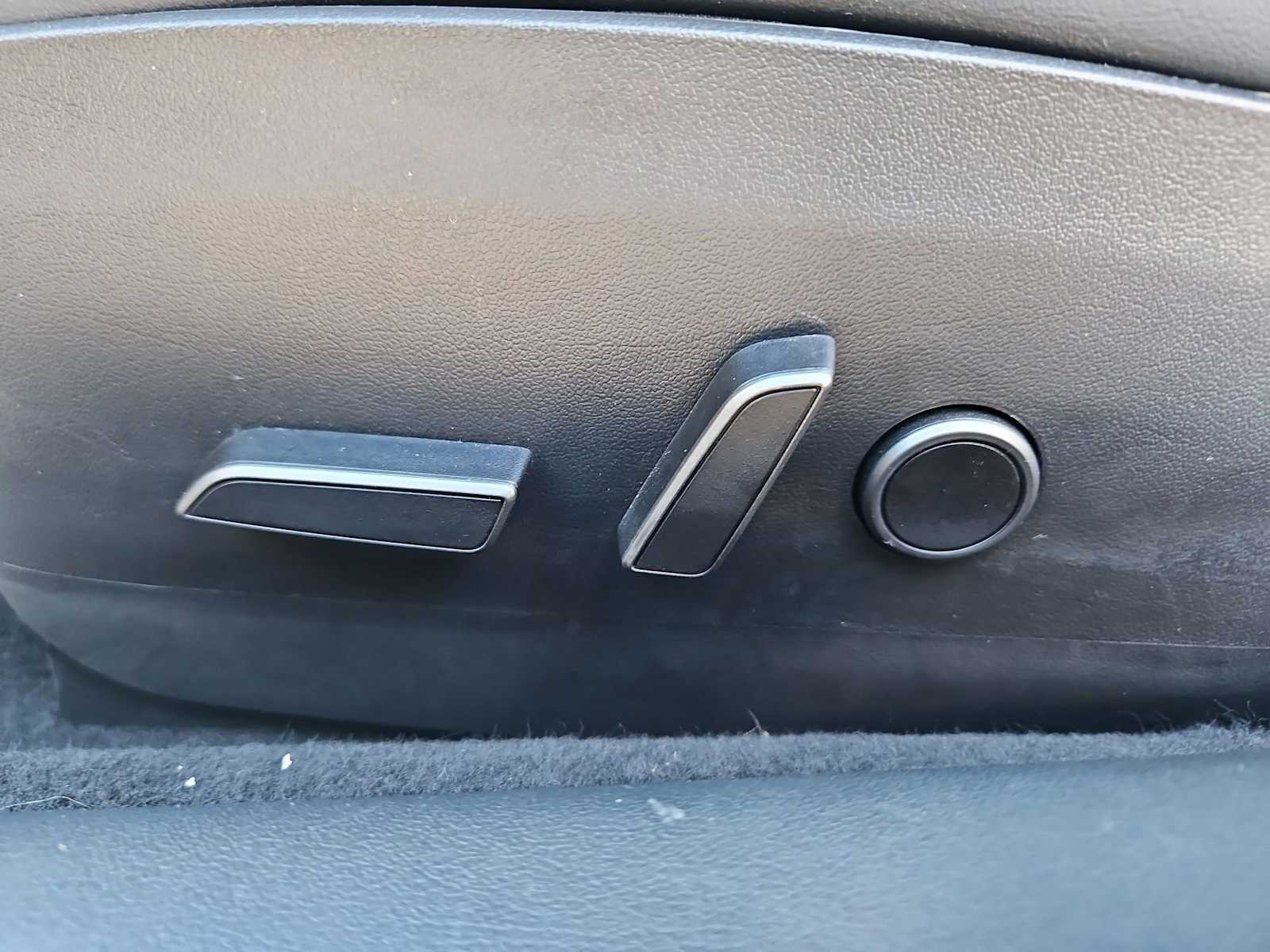 Thumbnail: 2023 Tesla Model 3 - 17