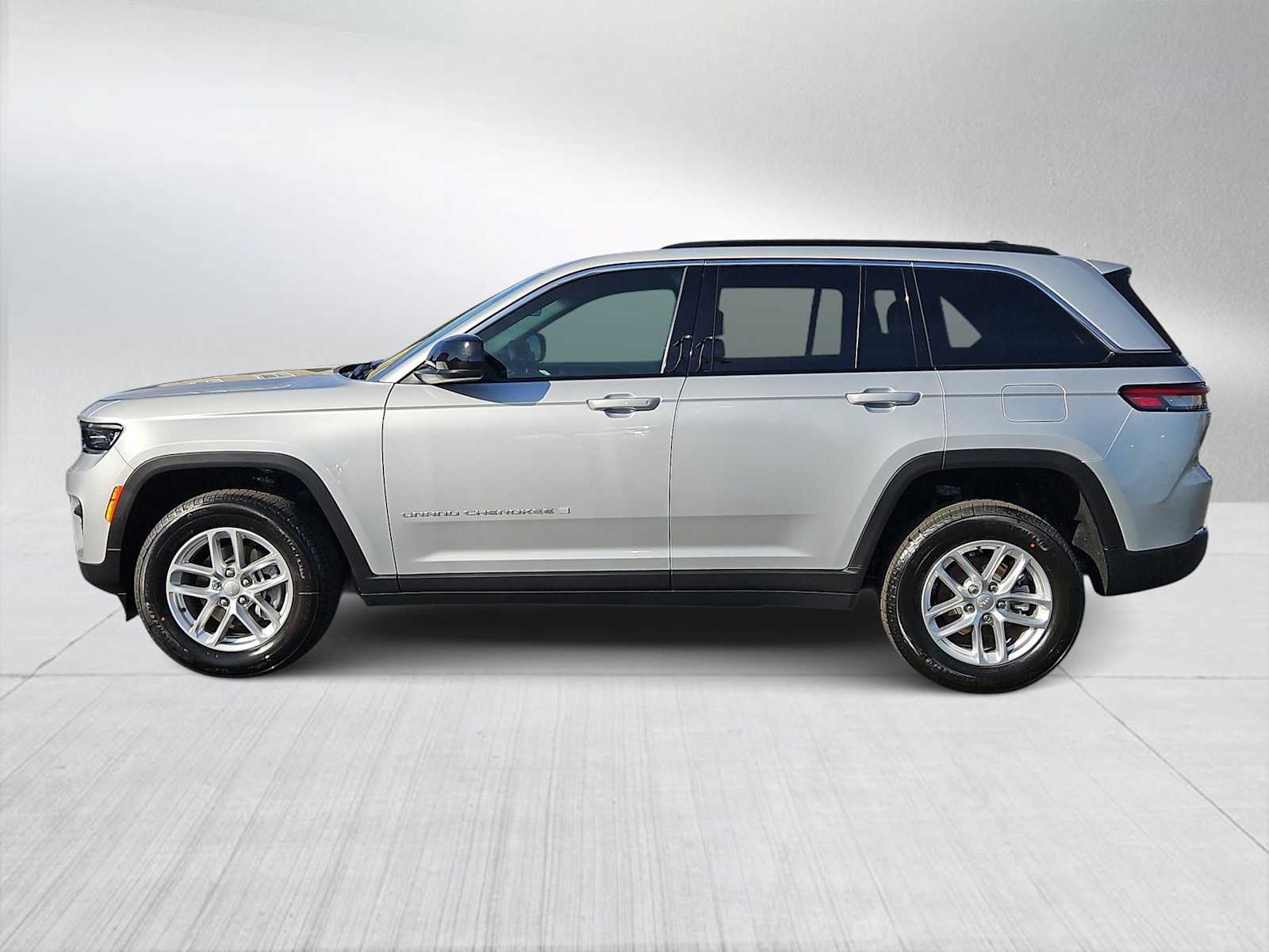 Thumbnail: 2026 Jeep Grand Cherokee - 5
