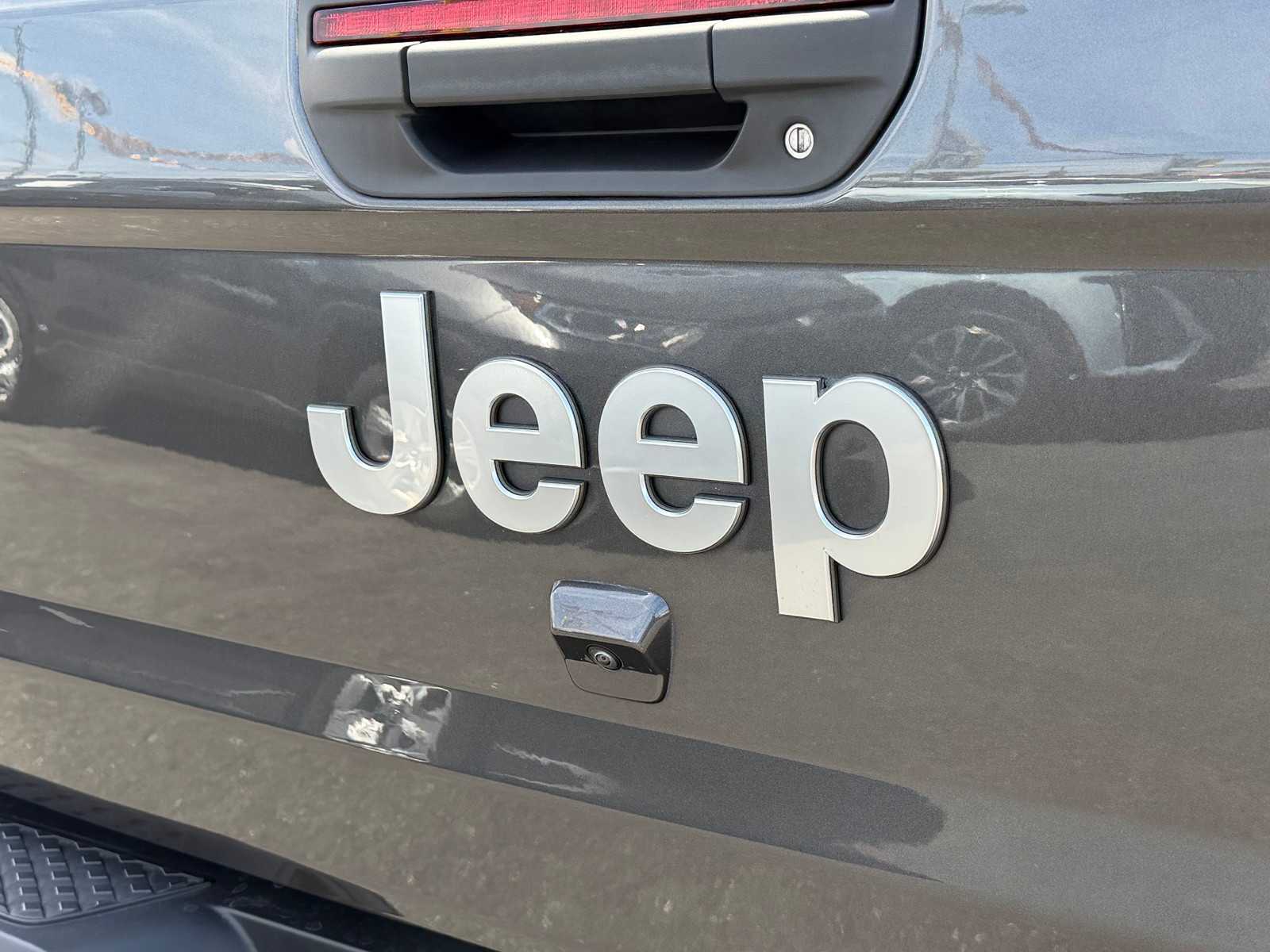 Thumbnail: 2022 Jeep Gladiator - 29