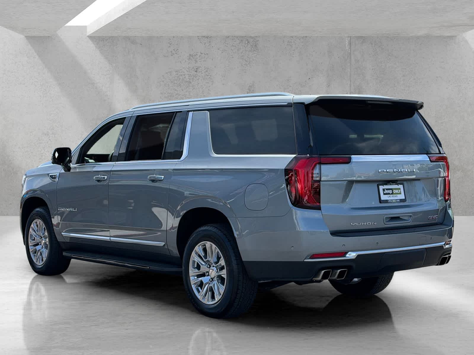 Thumbnail: 2025 GMC Yukon XL - 3