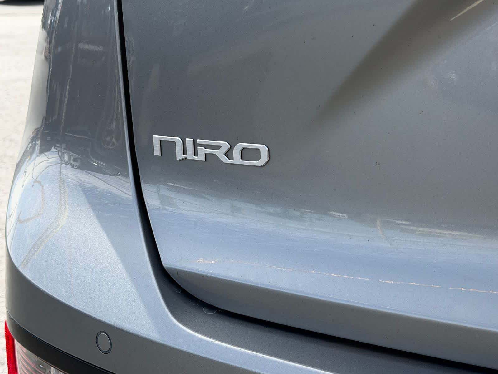 Thumbnail: 2023 Kia Niro - 5