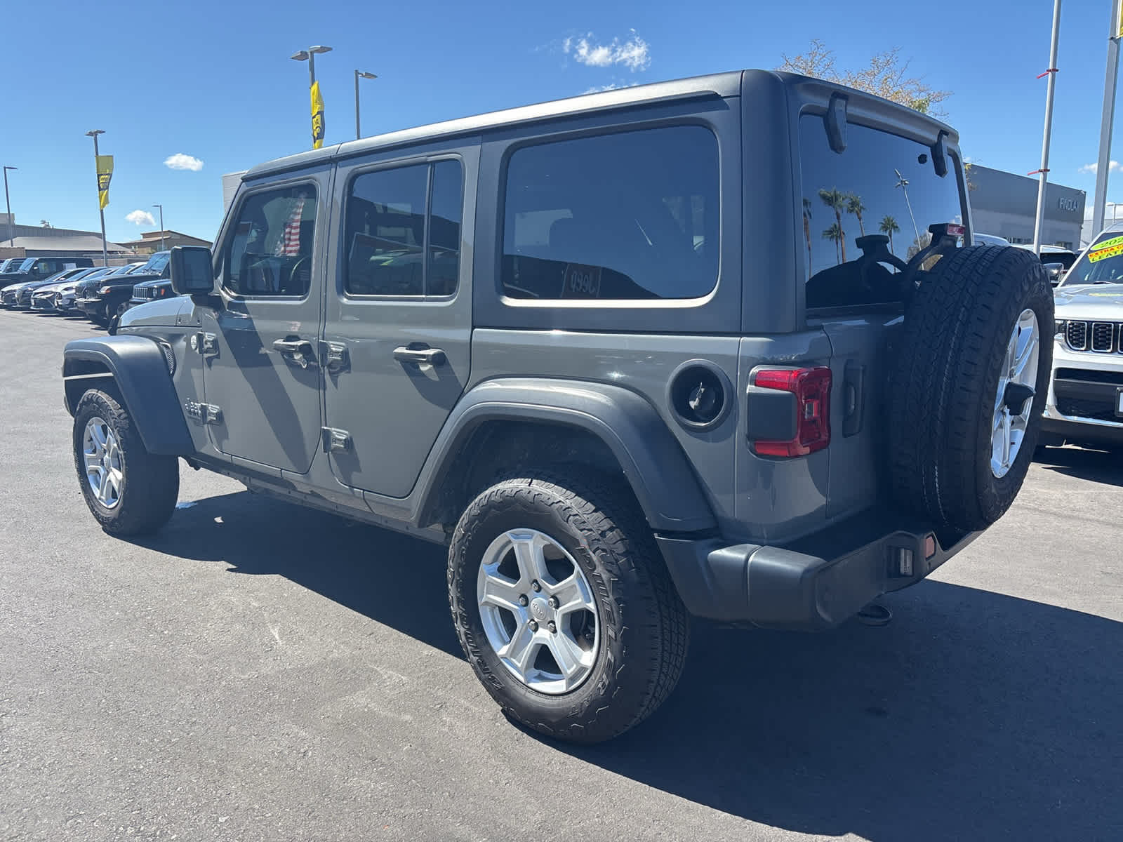 Thumbnail: 2021 Jeep Wrangler - 7