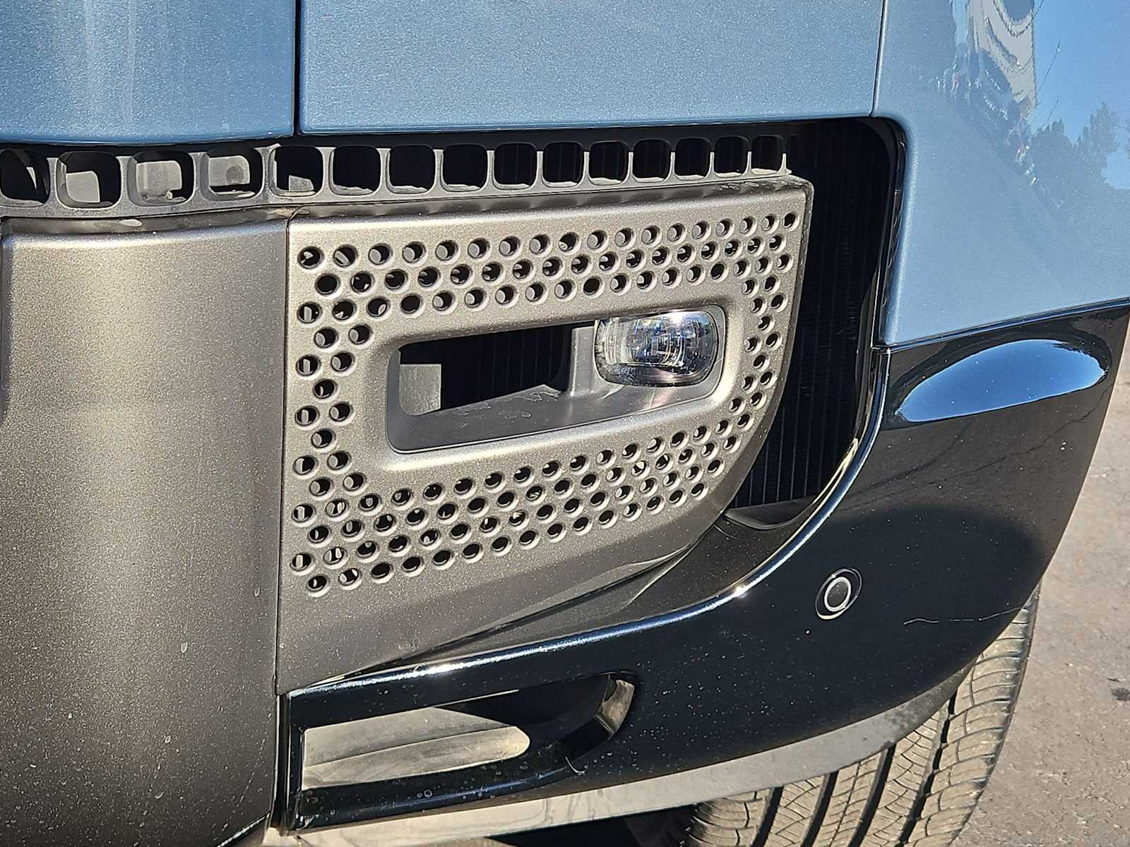 Thumbnail: 2023 Land Rover Defender - 11