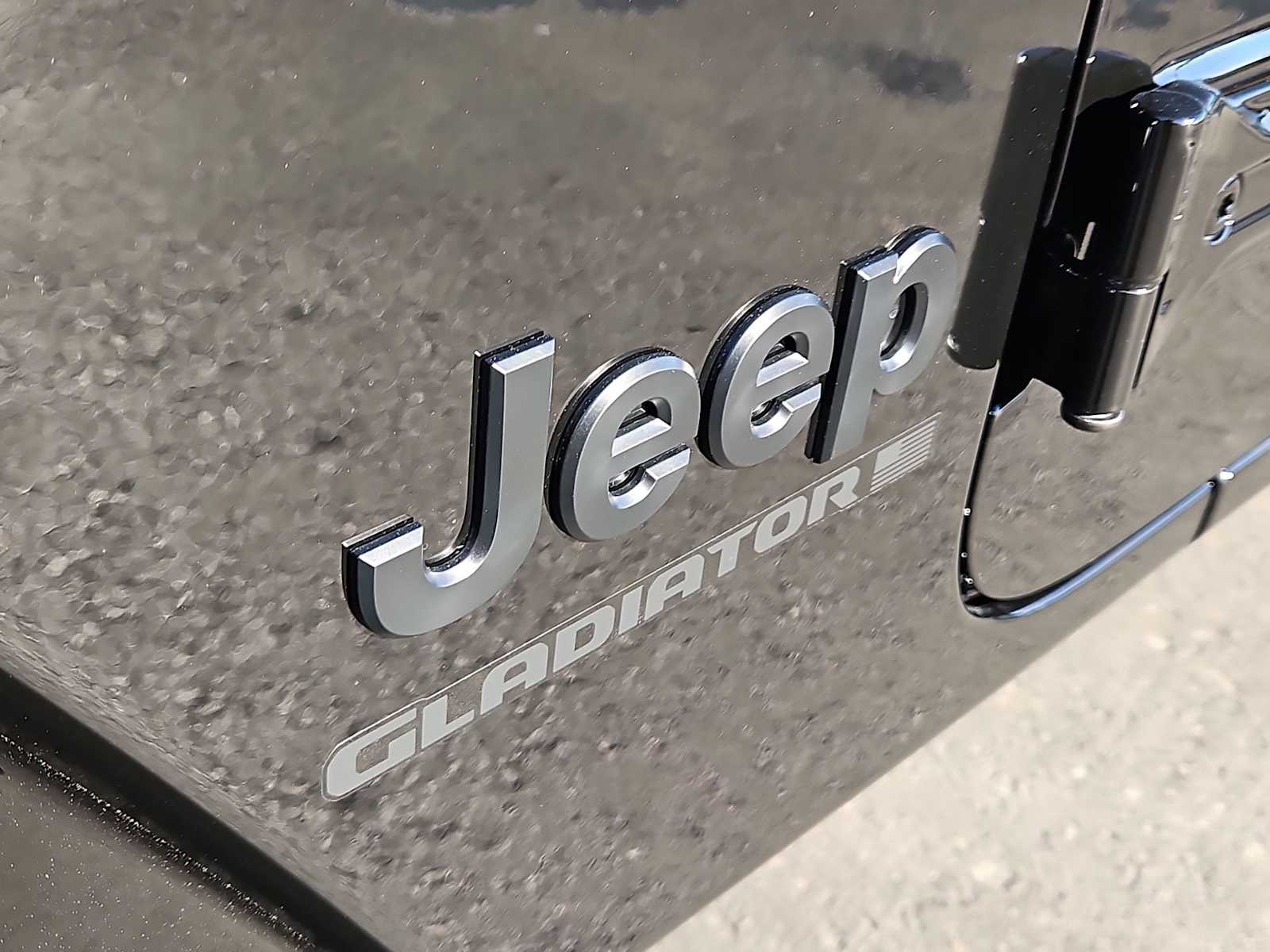 Thumbnail: 2025 Jeep Gladiator - 11