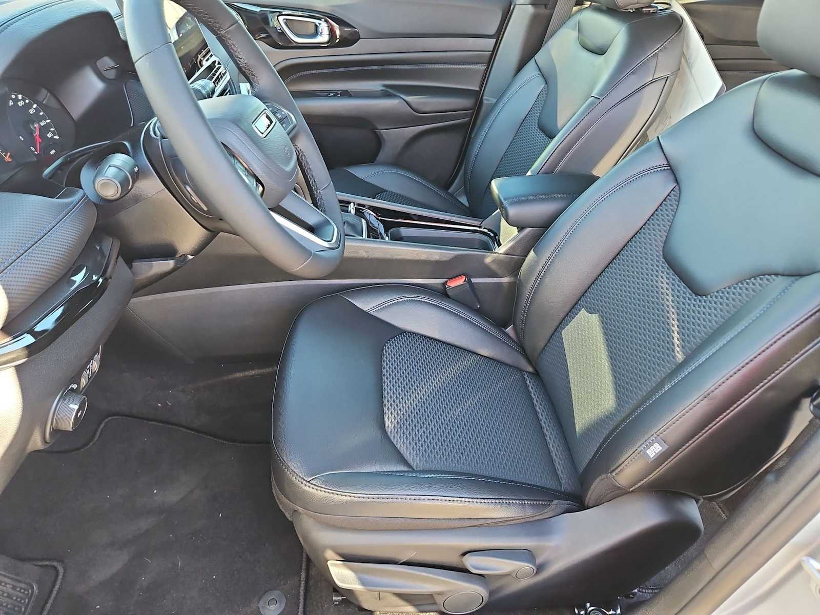 Thumbnail: 2026 Jeep Compass - 17