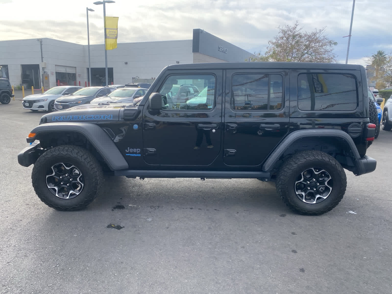 Thumbnail: 2021 Jeep Wrangler - 15