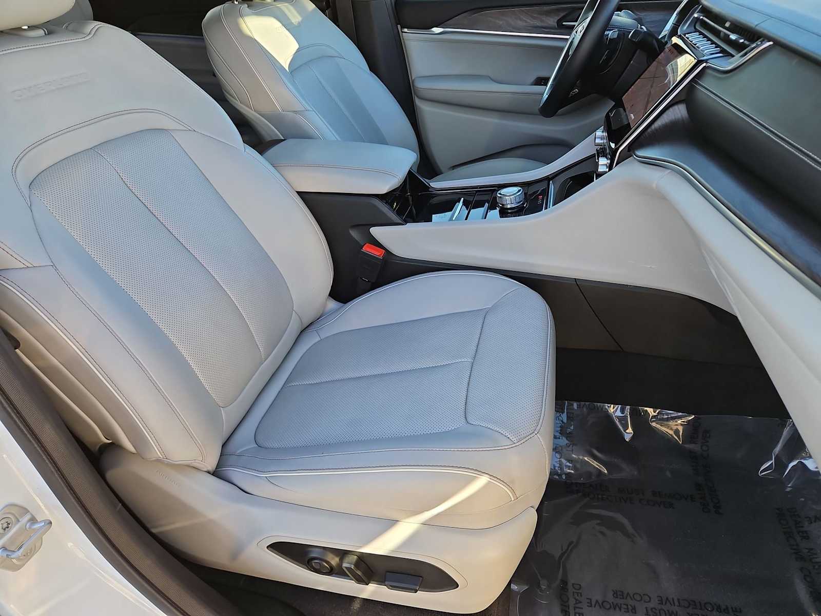 Thumbnail: 2021 Jeep Grand Cherokee L - 23