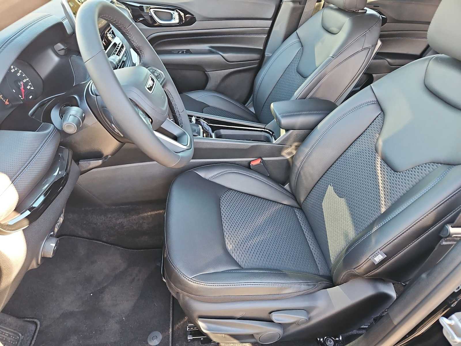 Thumbnail: 2026 Jeep Compass - 17