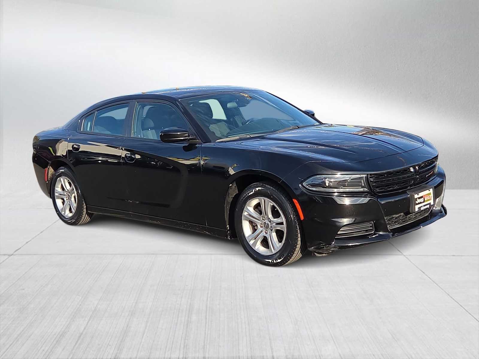 2022 Dodge Charger SXT photo 2