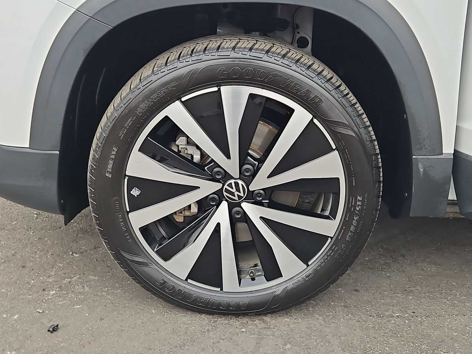 Thumbnail: 2022 Volkswagen Taos - 13