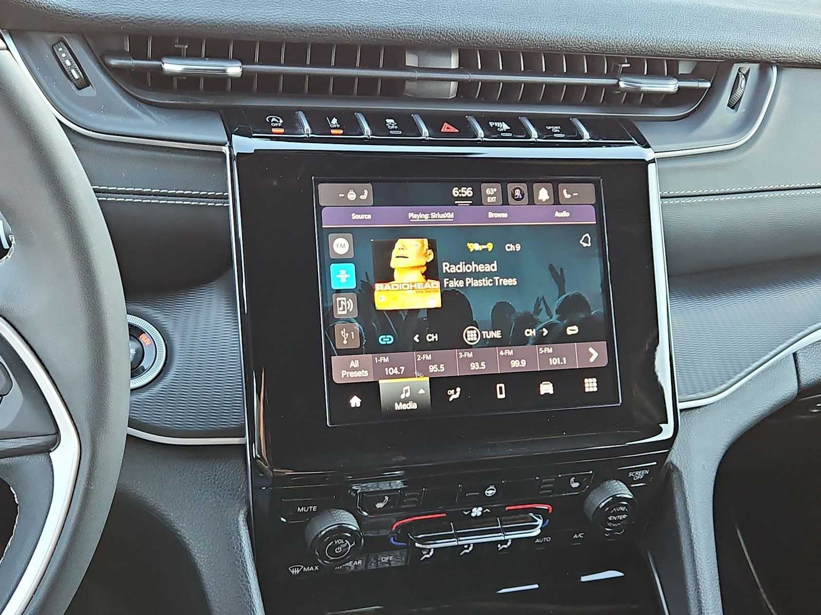 Thumbnail: 2024 Jeep Grand Cherokee - 27