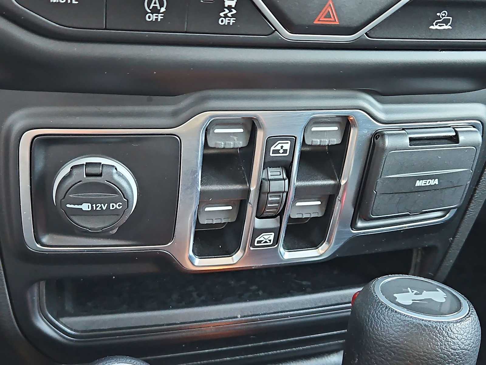 Thumbnail: 2021 Jeep Wrangler - 30