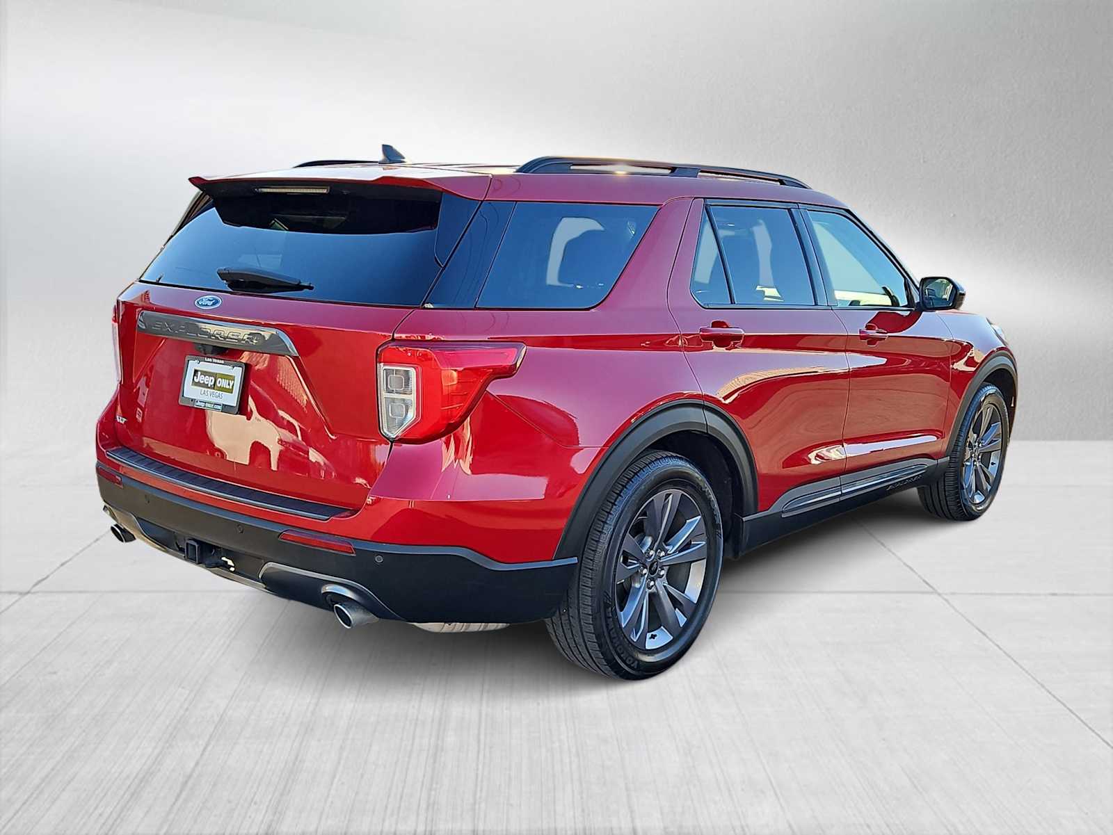 Thumbnail: 2022 Ford Explorer - 8