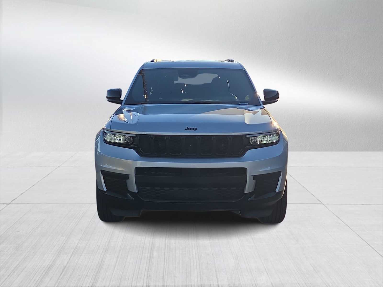 Thumbnail: 2025 Jeep Grand Cherokee L - 3