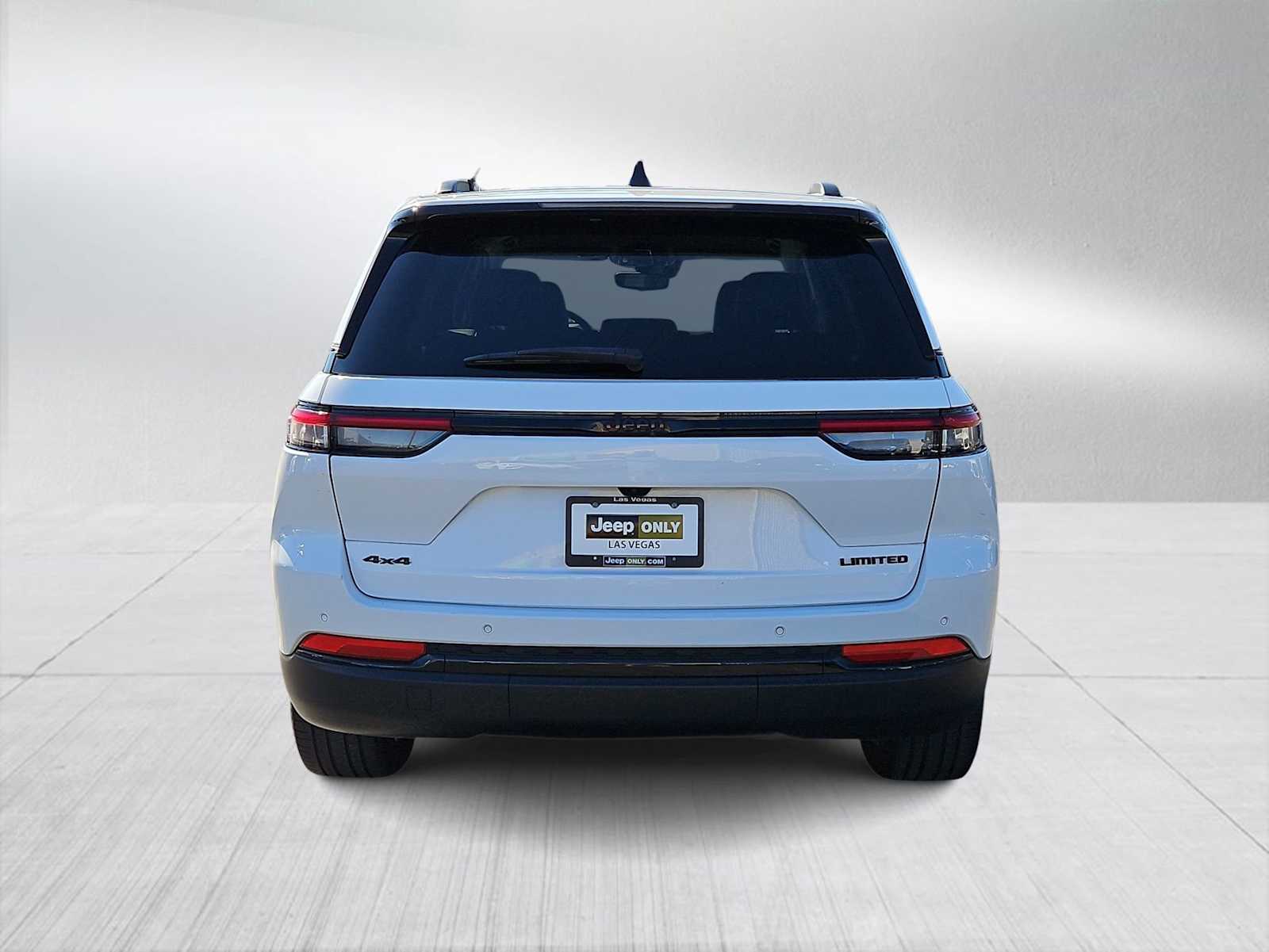 Thumbnail: 2023 Jeep Grand Cherokee - 7