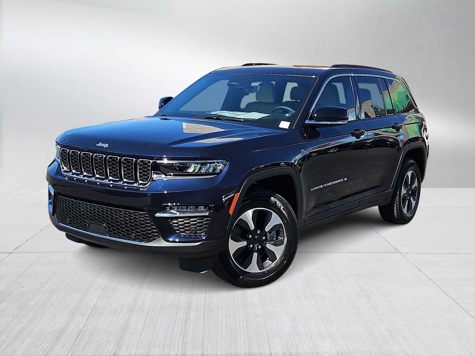 2024 Jeep Grand Cherokee 4xe's photo