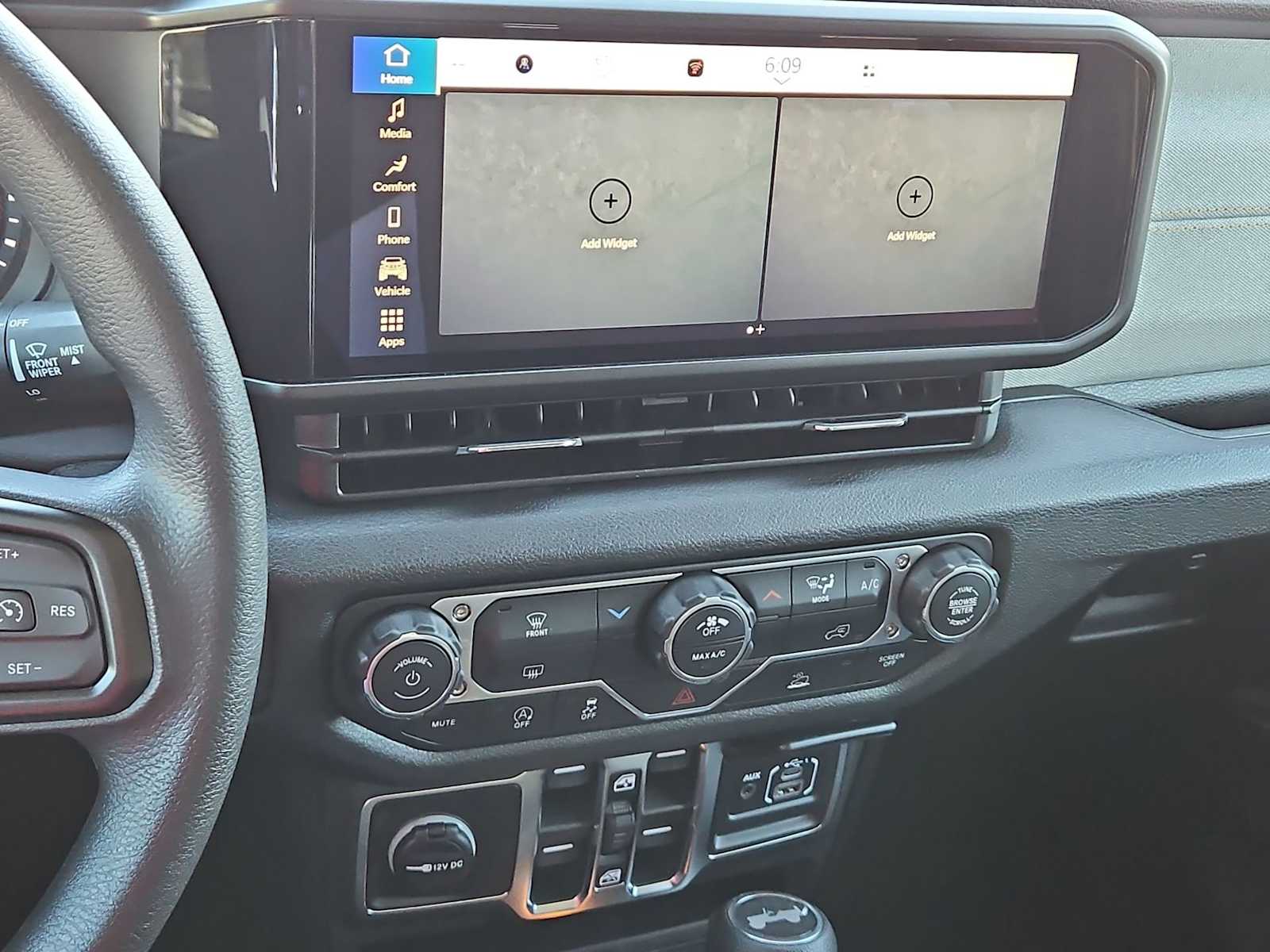 Thumbnail: 2026 Jeep Wrangler - 26