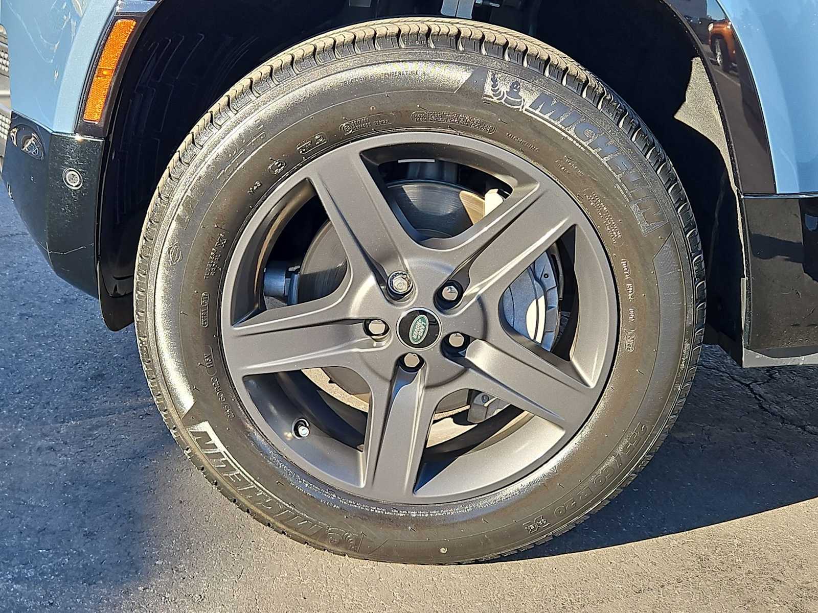 Thumbnail: 2023 Land Rover Defender - 14