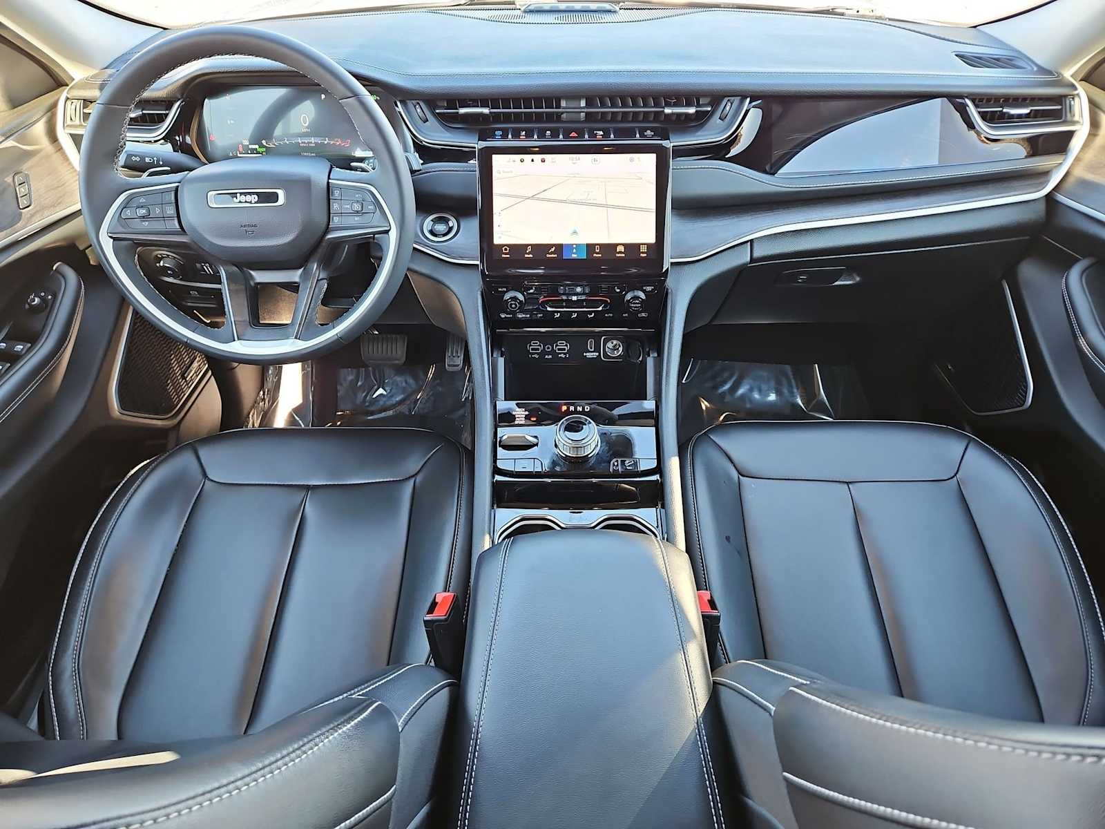 Thumbnail: 2023 Jeep Grand Cherokee - 16