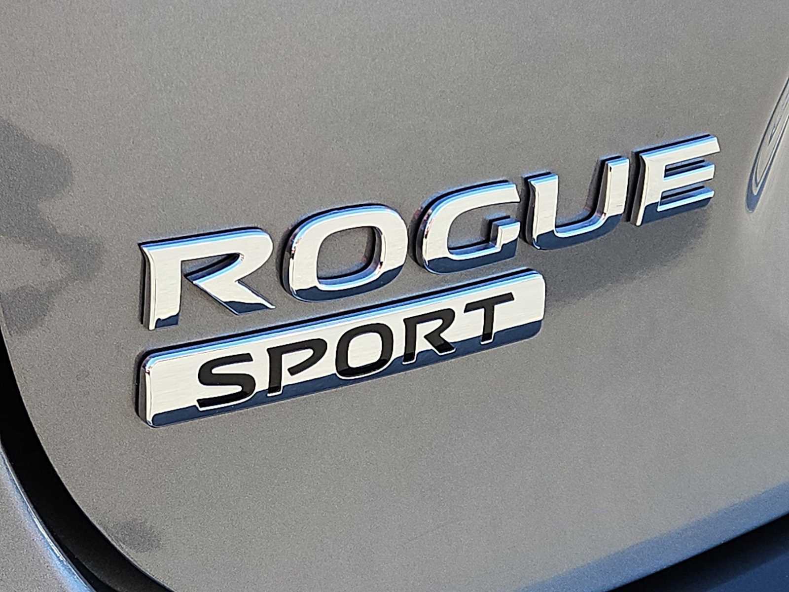 Thumbnail: 2021 Nissan Rogue Sport - 12