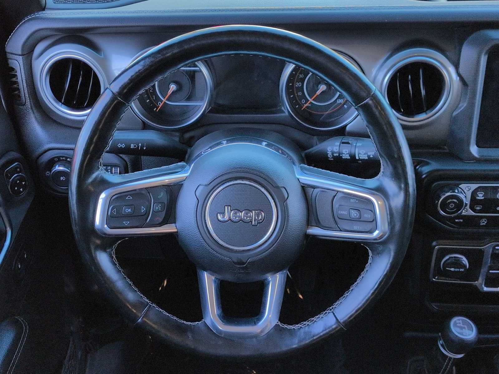 Thumbnail: 2022 Jeep Wrangler - 23