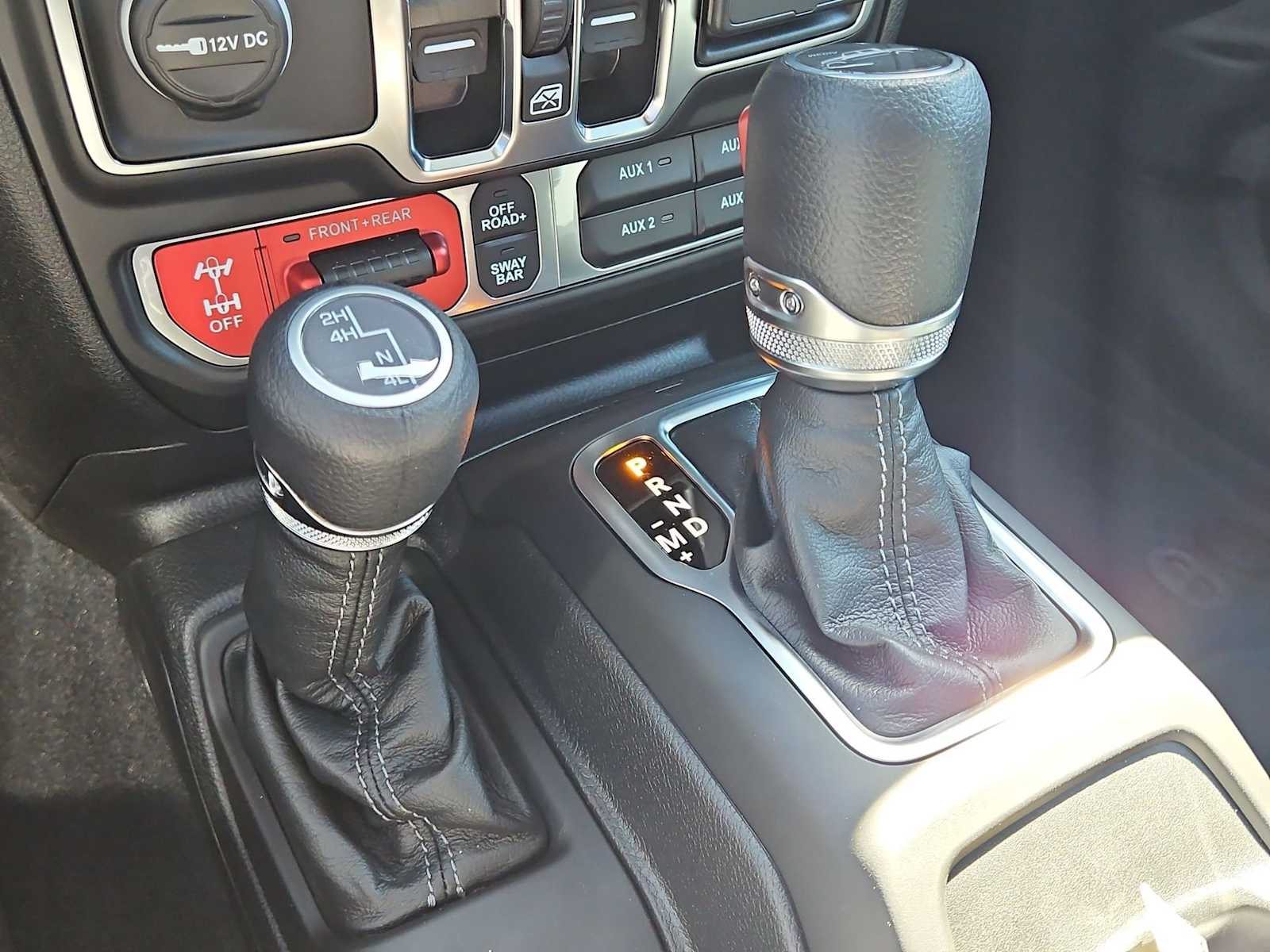 Thumbnail: 2025 Jeep Gladiator - 28