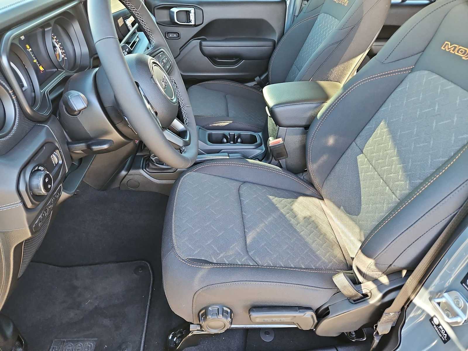 Thumbnail: 2026 Jeep Gladiator - 16