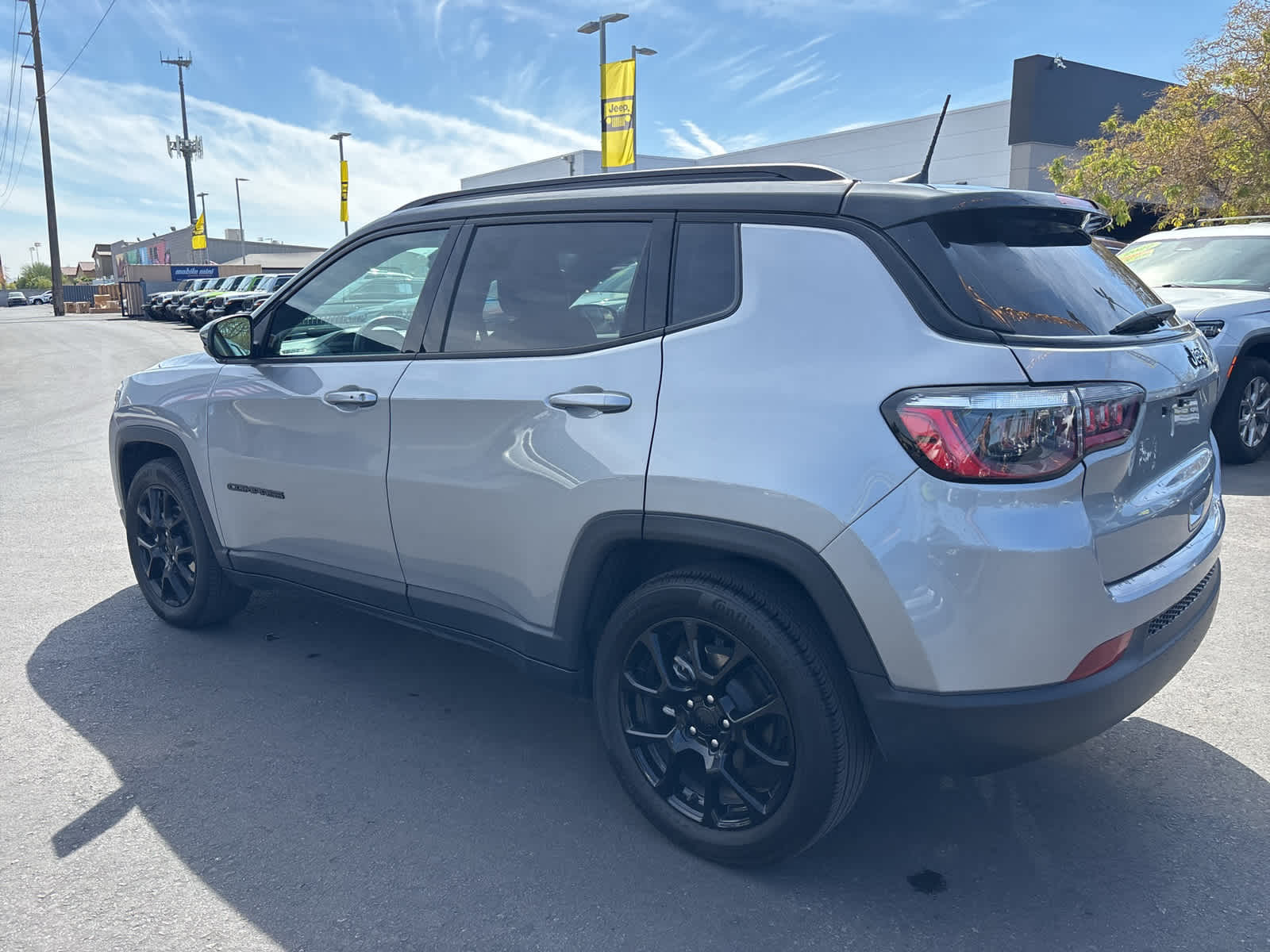 Thumbnail: 2022 Jeep Compass - 7