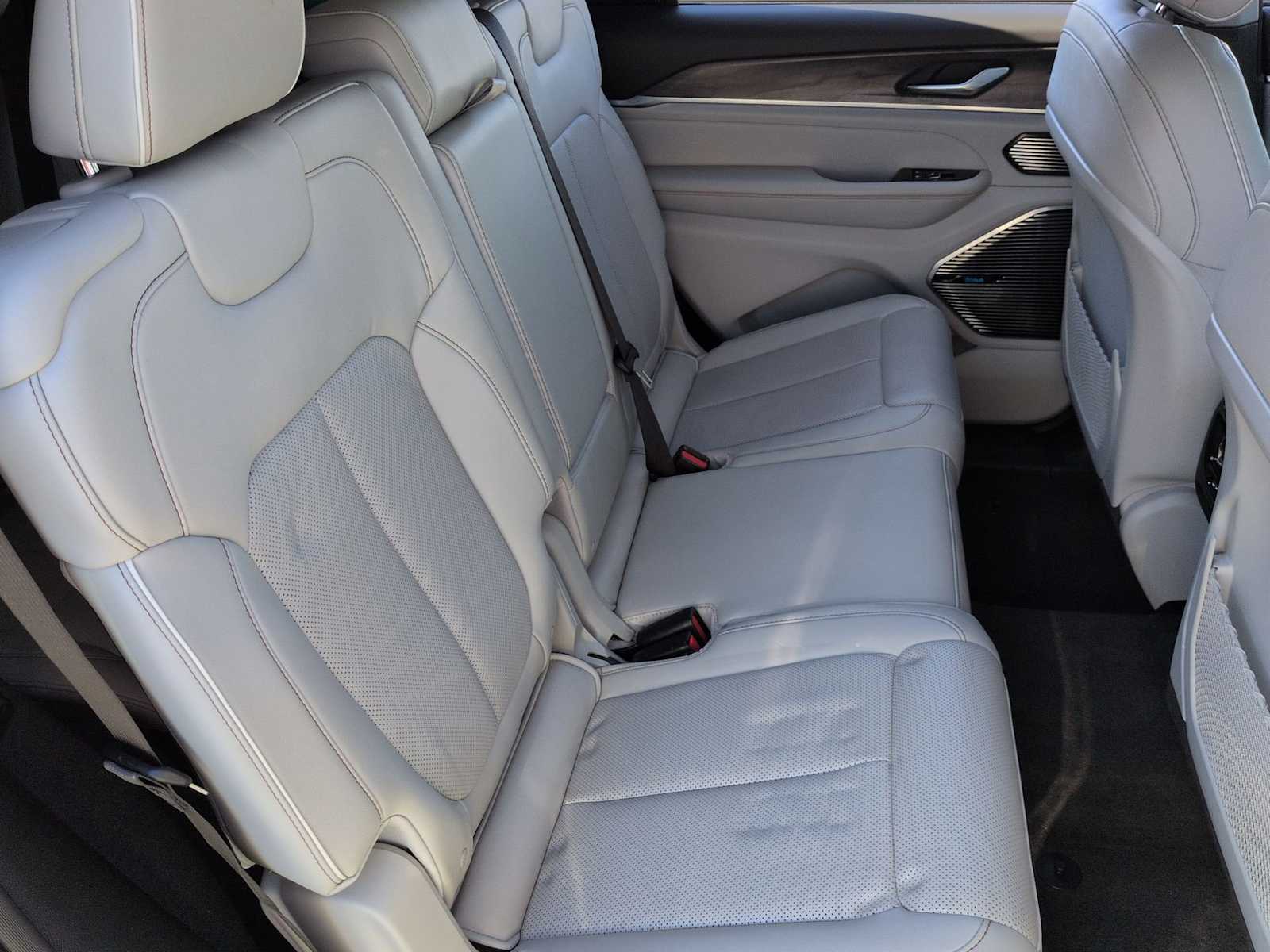 Thumbnail: 2022 Jeep Grand Cherokee L - 22