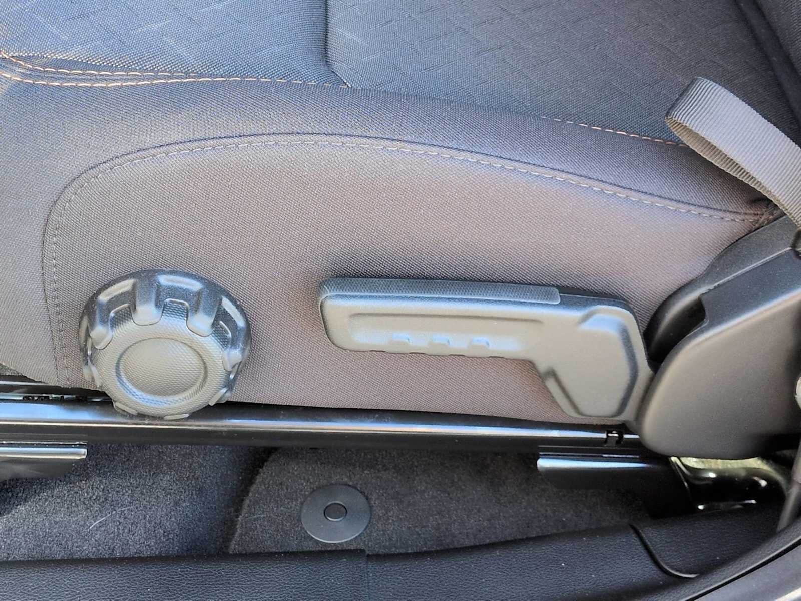 Thumbnail: 2025 Jeep Gladiator - 17