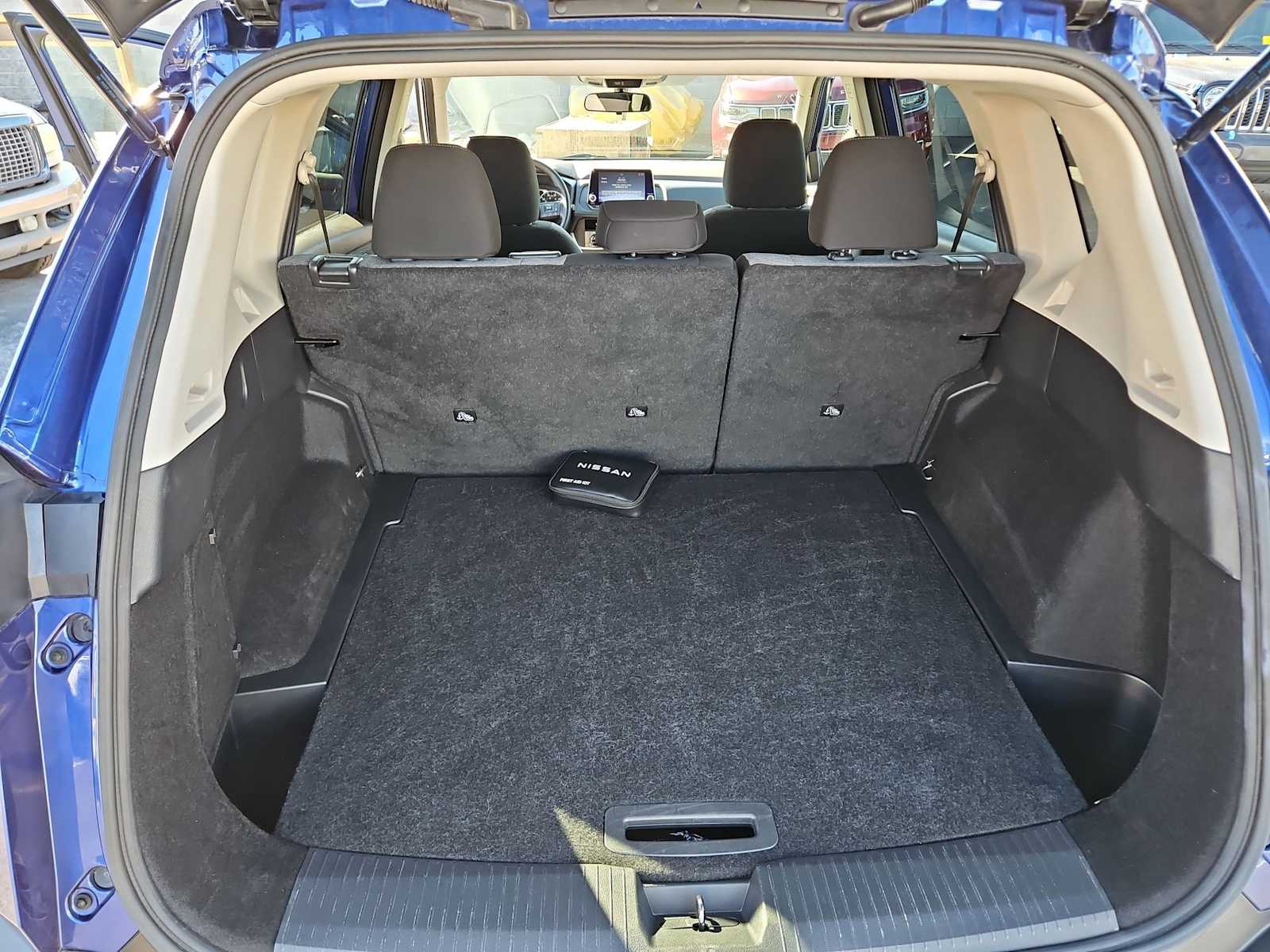 Thumbnail: 2023 Nissan Rogue - 32