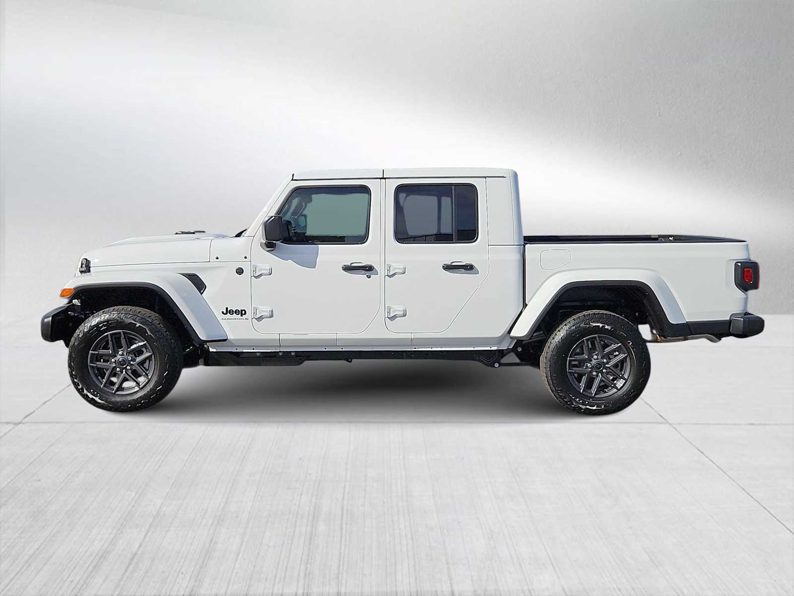 Thumbnail: 2026 Jeep Gladiator - 5