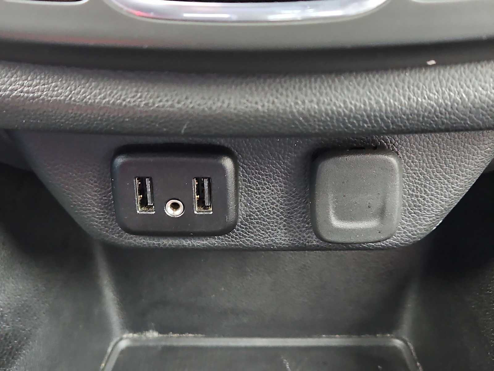 Thumbnail: 2022 Chevrolet Traverse - 29