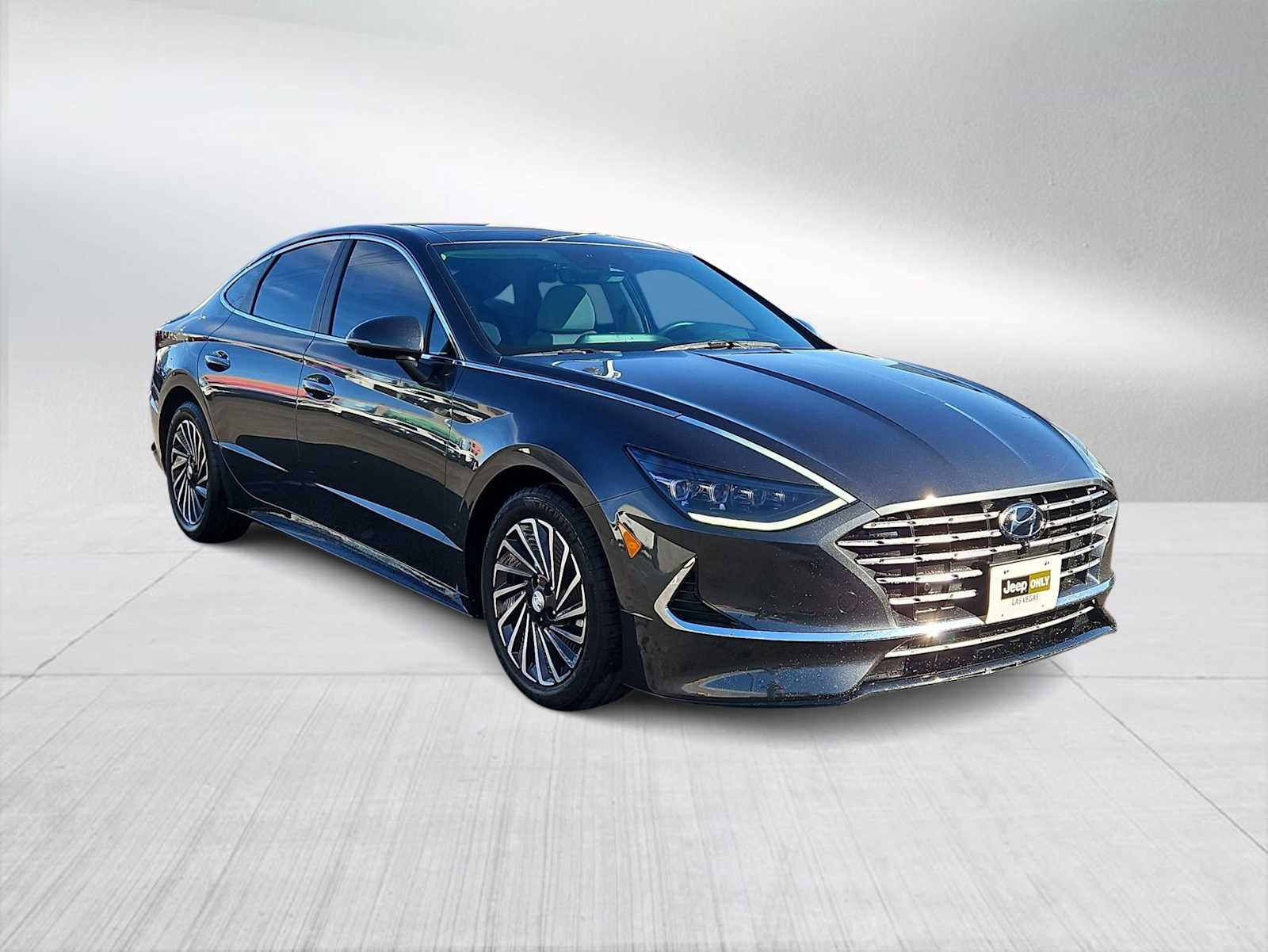 2023 Hyundai Sonata Hybrid Limited photo 2