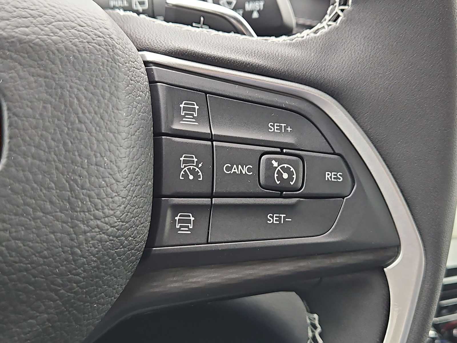 Thumbnail: 2025 Jeep Grand Cherokee L - 24