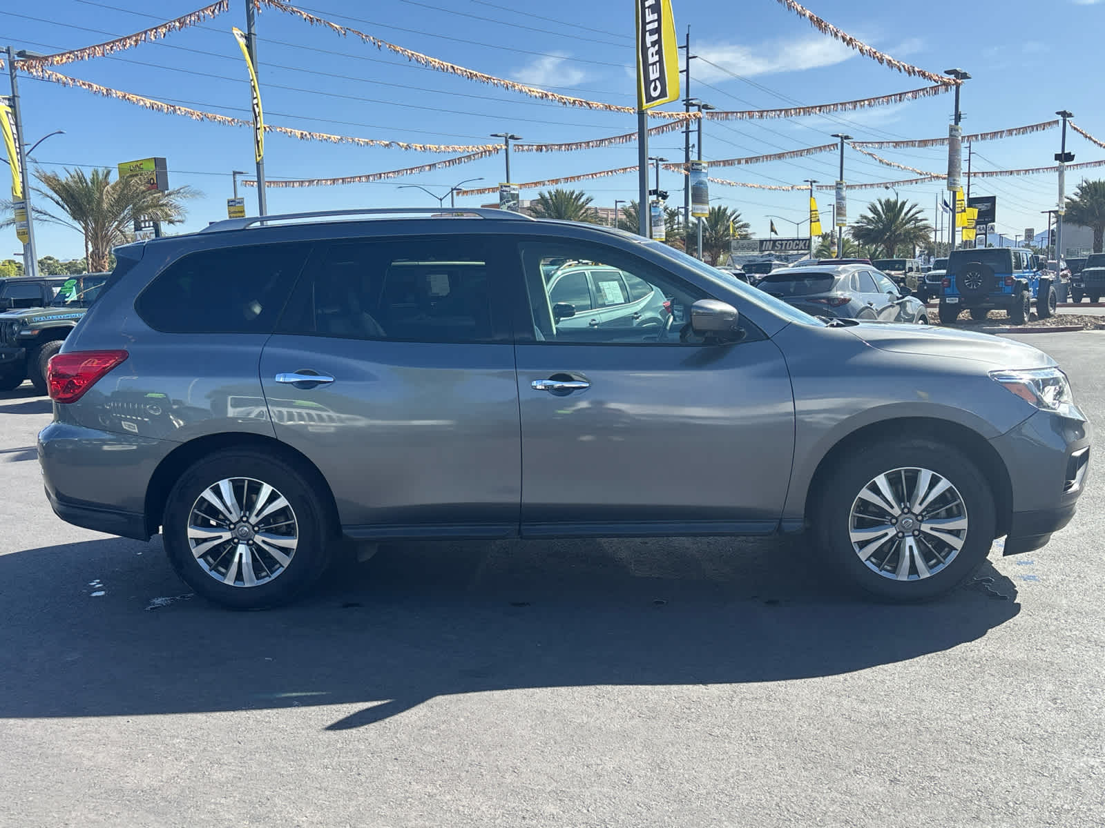 Thumbnail: 2020 Nissan Pathfinder - 4