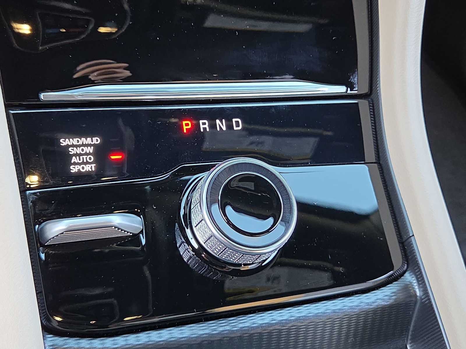 Thumbnail: 2025 Jeep Grand Cherokee - 33