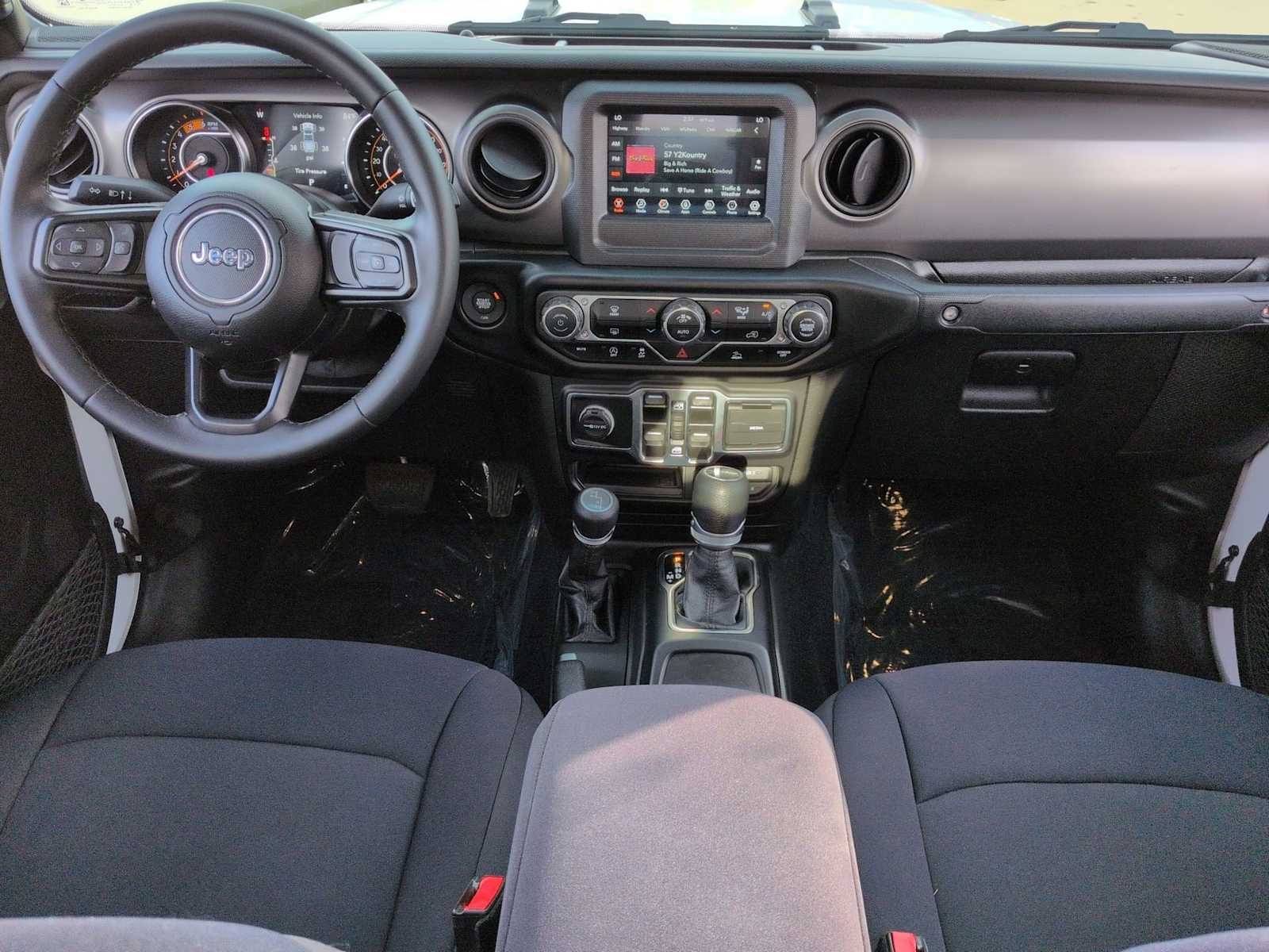 Thumbnail: 2021 Jeep Gladiator - 16